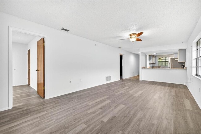 Building Photo - 13250 Ridge Rd S