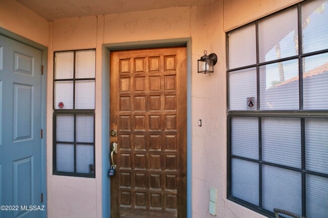 Building Photo - 5258 N Adobe Cir