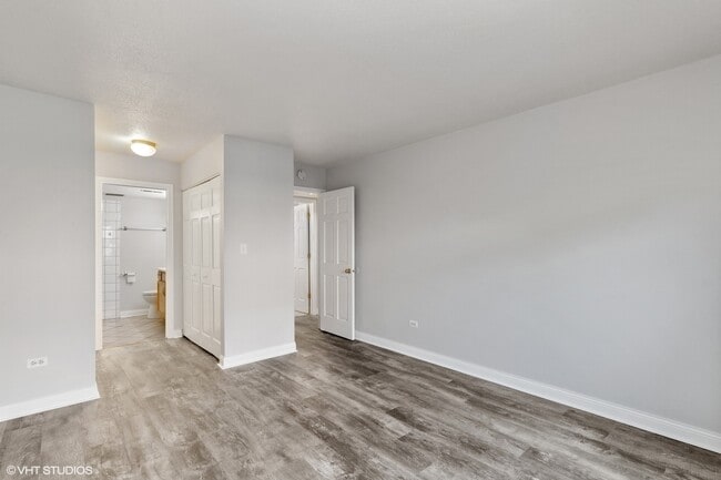 Building Photo - 1295 N Sterling Ave