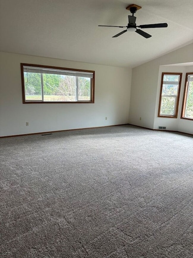 Building Photo - 23601 Labare Rd