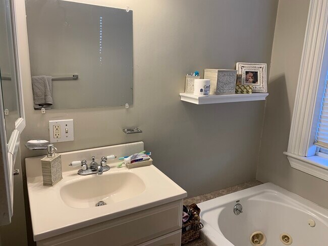 Building Photo - 29 Bowdoin St