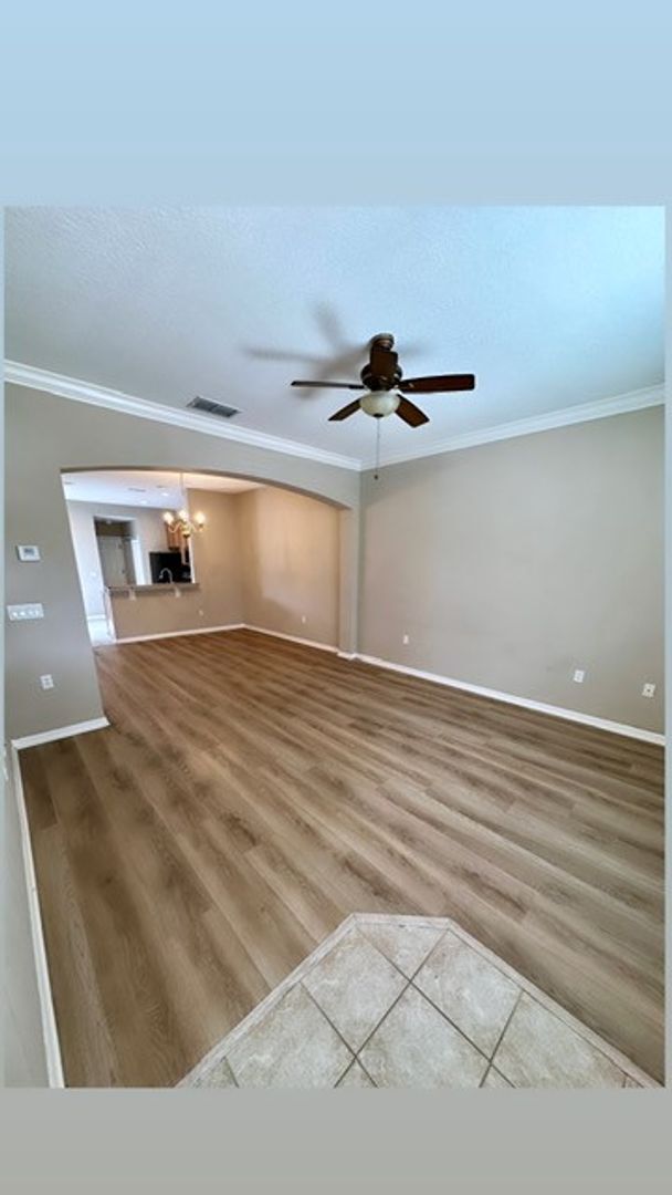 Building Photo - 3/2 with loft Windermere Town home in Summerport! 2 car garage! June 10, 2026!