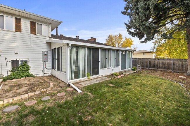 Building Photo - 2022 Northglen Dr