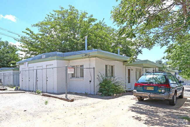 Building Photo - 500-504 Princeton Dr SE