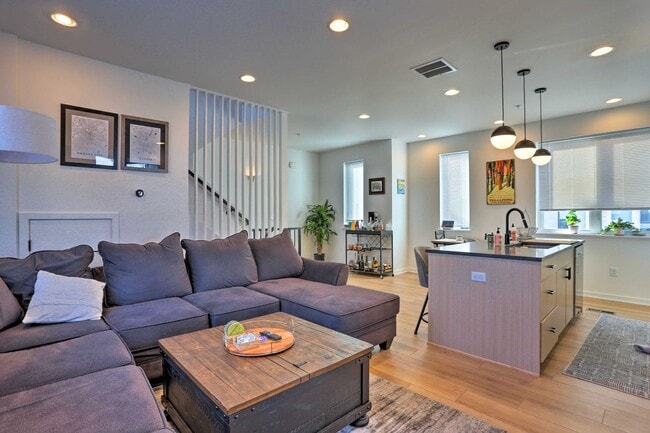 Building Photo - 3101 W 47th Ave