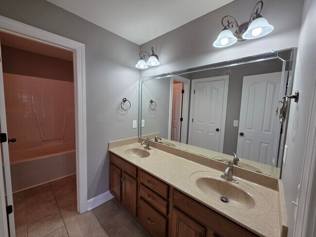 Building Photo - Magnificent Custom Home in Drakes Cove