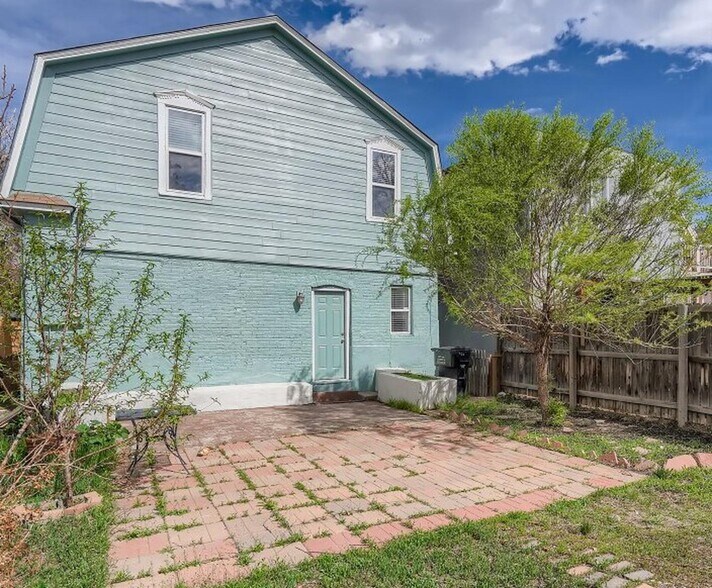 Building Photo - Beautiful Lincoln Park home by Art District on Santa Fe
