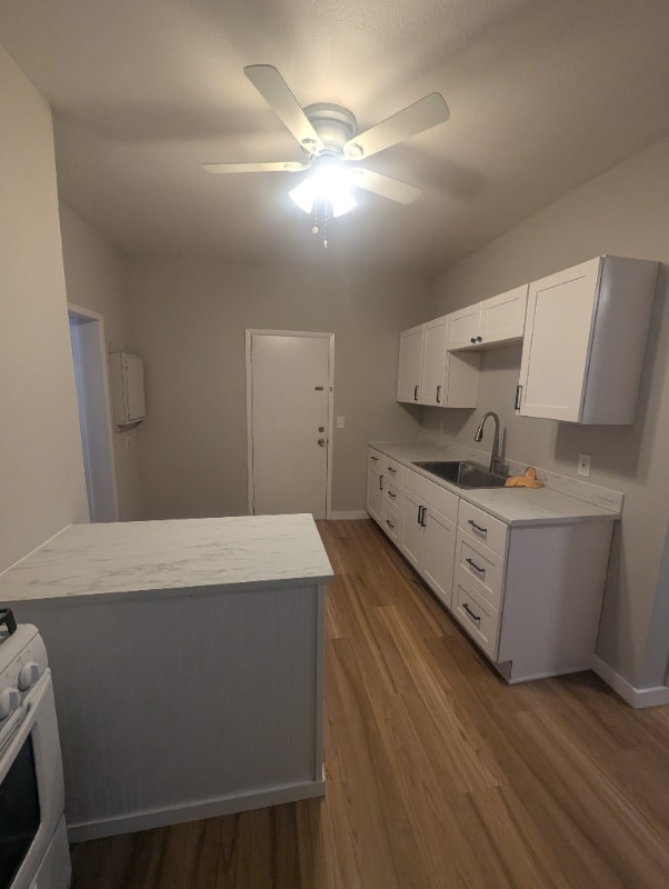 Building Photo - 604 Adams St NE