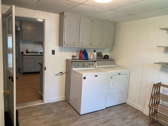 Building Photo - 3 Bedroom, 2 Bath Home in Manheim - Fenced...