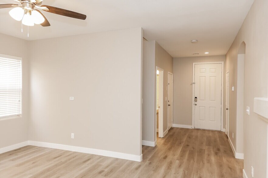 Building Photo - 5864 Cape Hatteras Ct