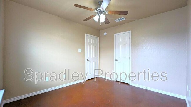Building Photo - 506 A Pepper Spring Ct