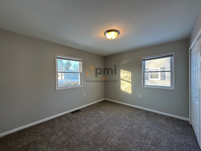 Building Photo - 333 Midway Dr