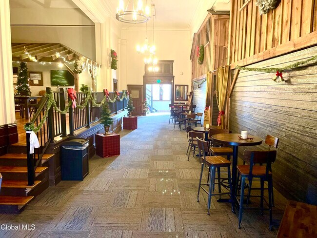 Building Photo - 34 William St