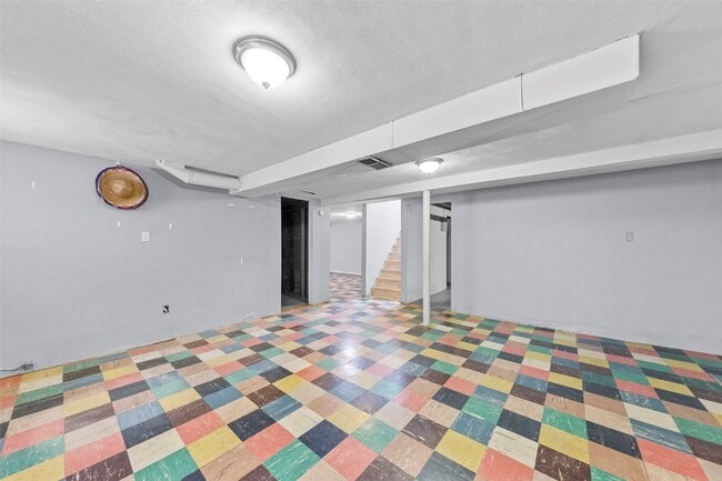 Building Photo - 3735 Koeln Ave