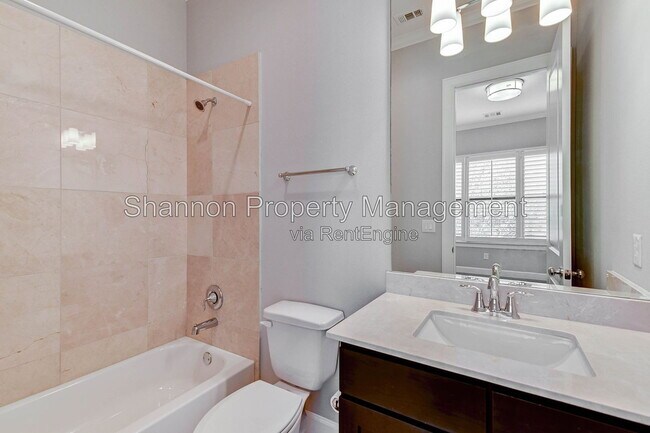 Building Photo - 1215 W 24th St