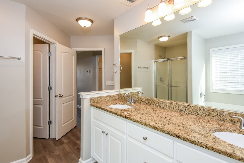 Building Photo - 1521 Lily Valley Dr