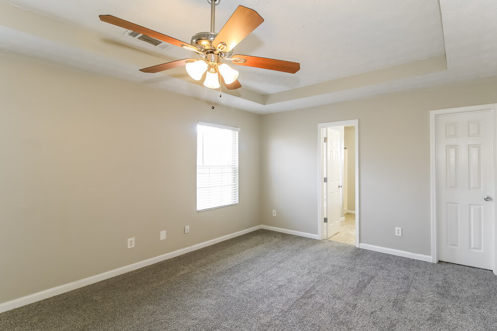 Building Photo - 465 Cathedral Dr