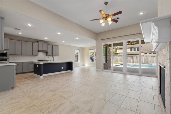 Building Photo - 4071 Northern Spruce Dr