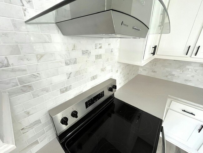Building Photo - 5364 Bahia Wy