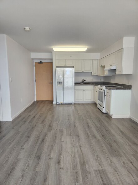 Building Photo - 801 South St