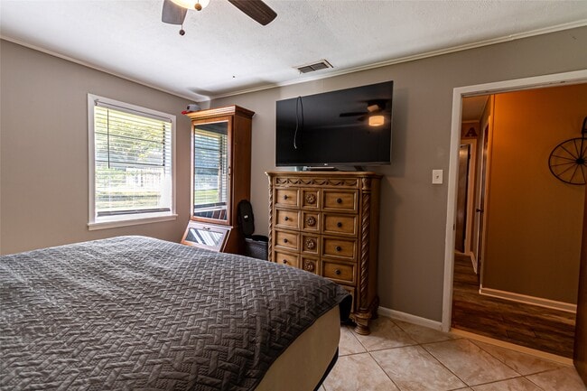 Building Photo - 635 W Church