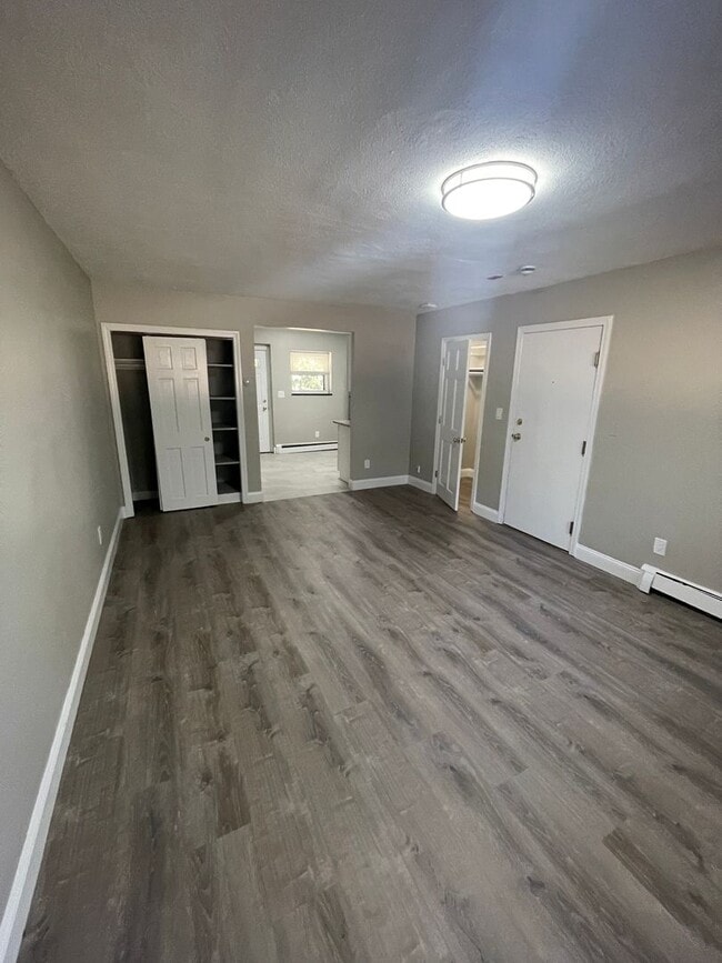 Building Photo - Green Line D - Mass Pike - Parking Included