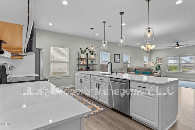 Building Photo - 170 Arlie Ln