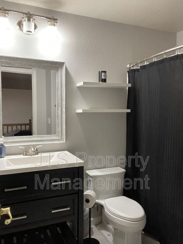 Building Photo - 3232 Balada Way