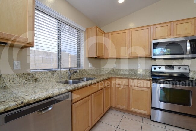 Building Photo - 534 E Ironwood Dr