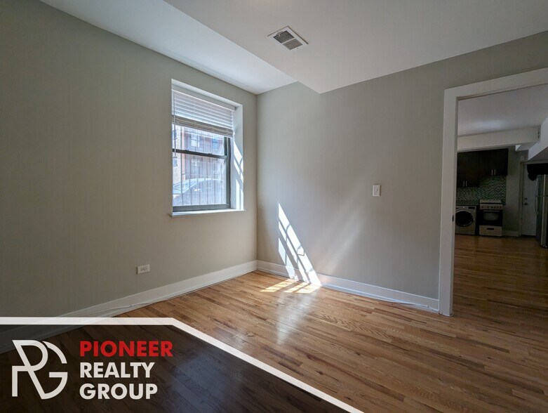 Building Photo - 2822 N Mildred Ave