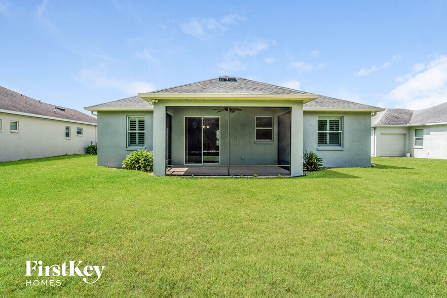 Building Photo - 12924 24th Ct E