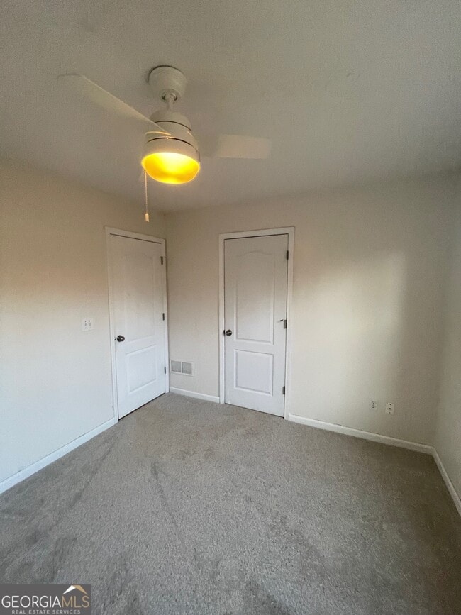 Building Photo - 721 Meadow Spring Dr