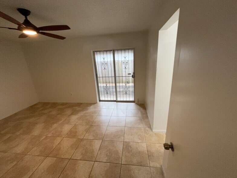 Building Photo - 2468 Atrium Cir