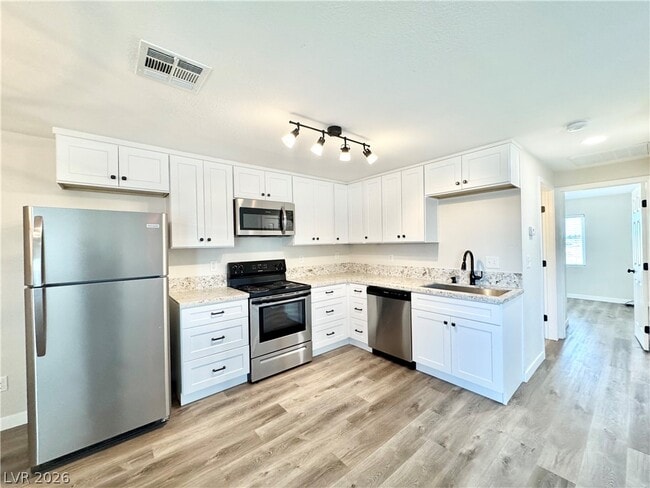 Building Photo - 2081 S Dandelion St