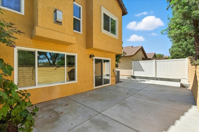 Building Photo - 6979 Walker Ct