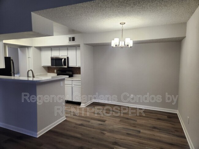 Building Photo - 5587 Devonbriar Way