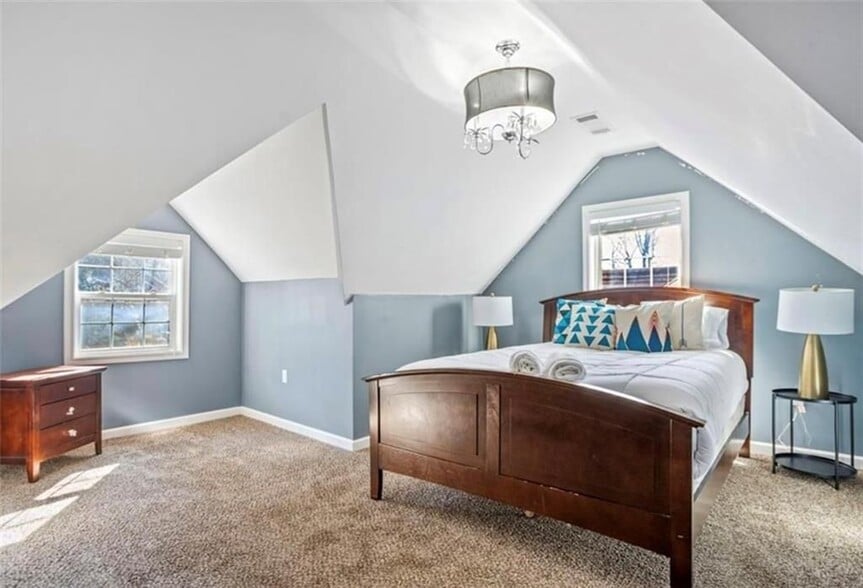 Building Photo - 1277 Blvd Lorraine SW