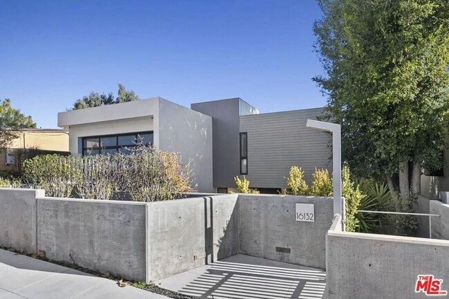 Building Photo - 16132 Alcima Ave