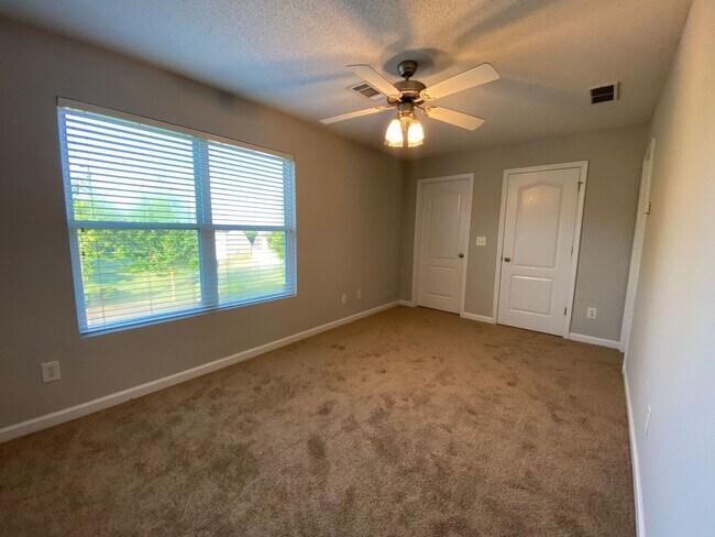 Building Photo - PRE-LEASING FOR AUGUST 2026!