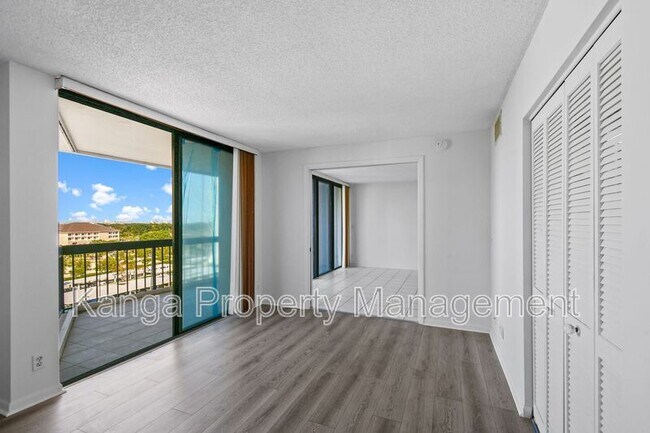 Building Photo - 2425 Presidential Way