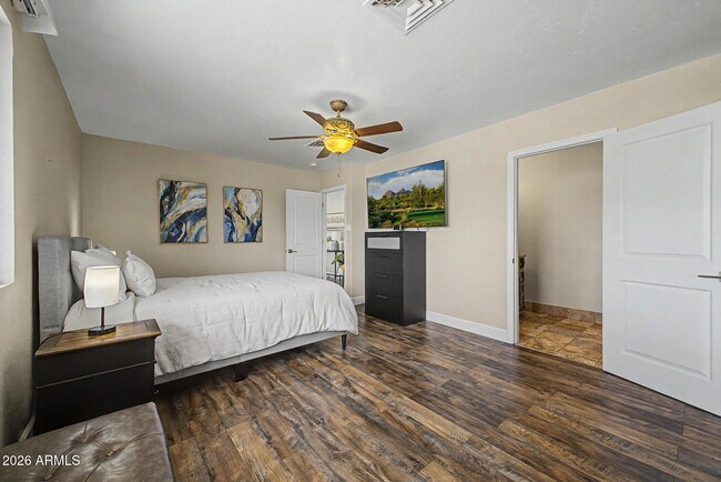 Building Photo - 2837 W Union Hills Dr