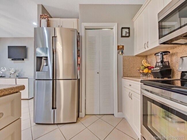 Building Photo - 8111 W 36th Ave