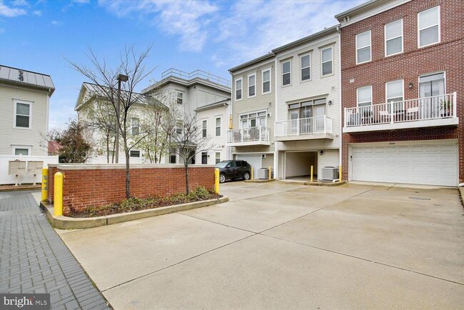 Building Photo - 2526 Sheridan Rd SE