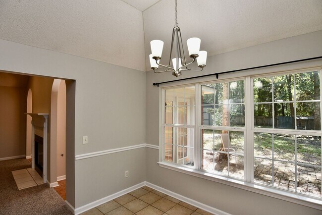 Building Photo - 121 Laurenburg Dr