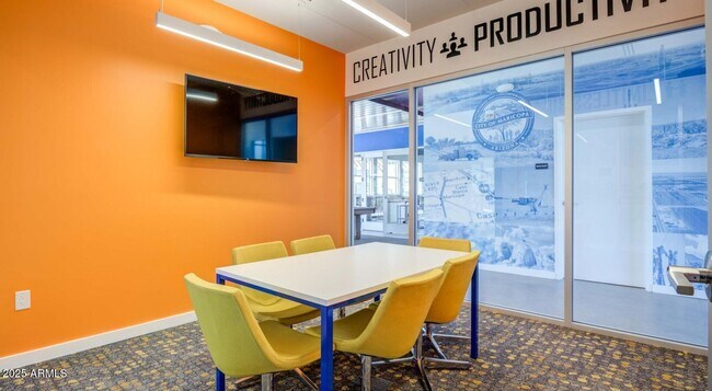 Building Photo - 11850 W Fillmore St