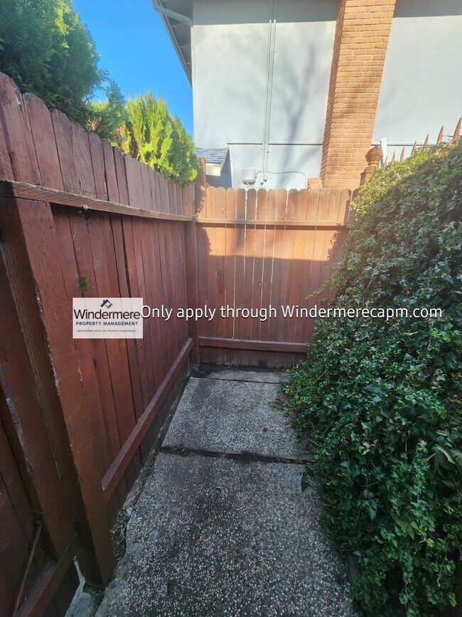 Building Photo - Foothill Farms Gem