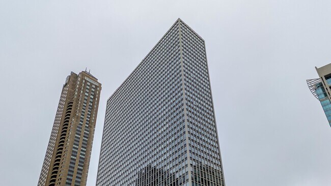 Building Photo - 111 E Chestnut St