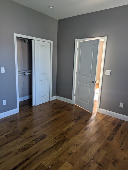 Building Photo - 300 Cedar St