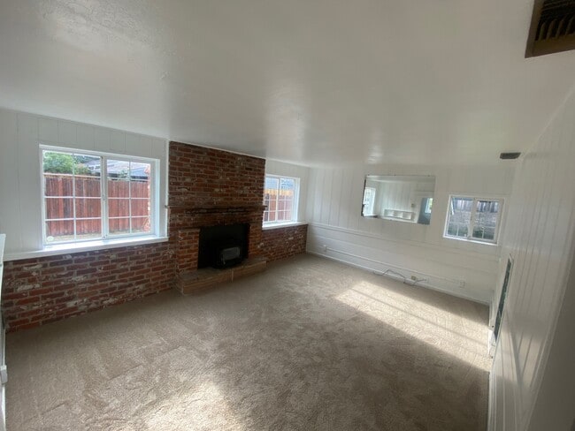 Building Photo - 3005 Fairways Ct