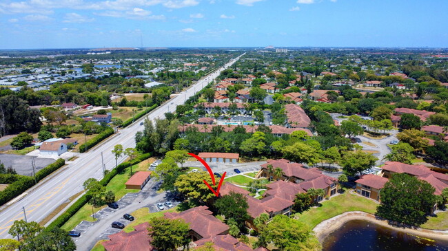 Building Photo - 4847 Via Palm Lakes